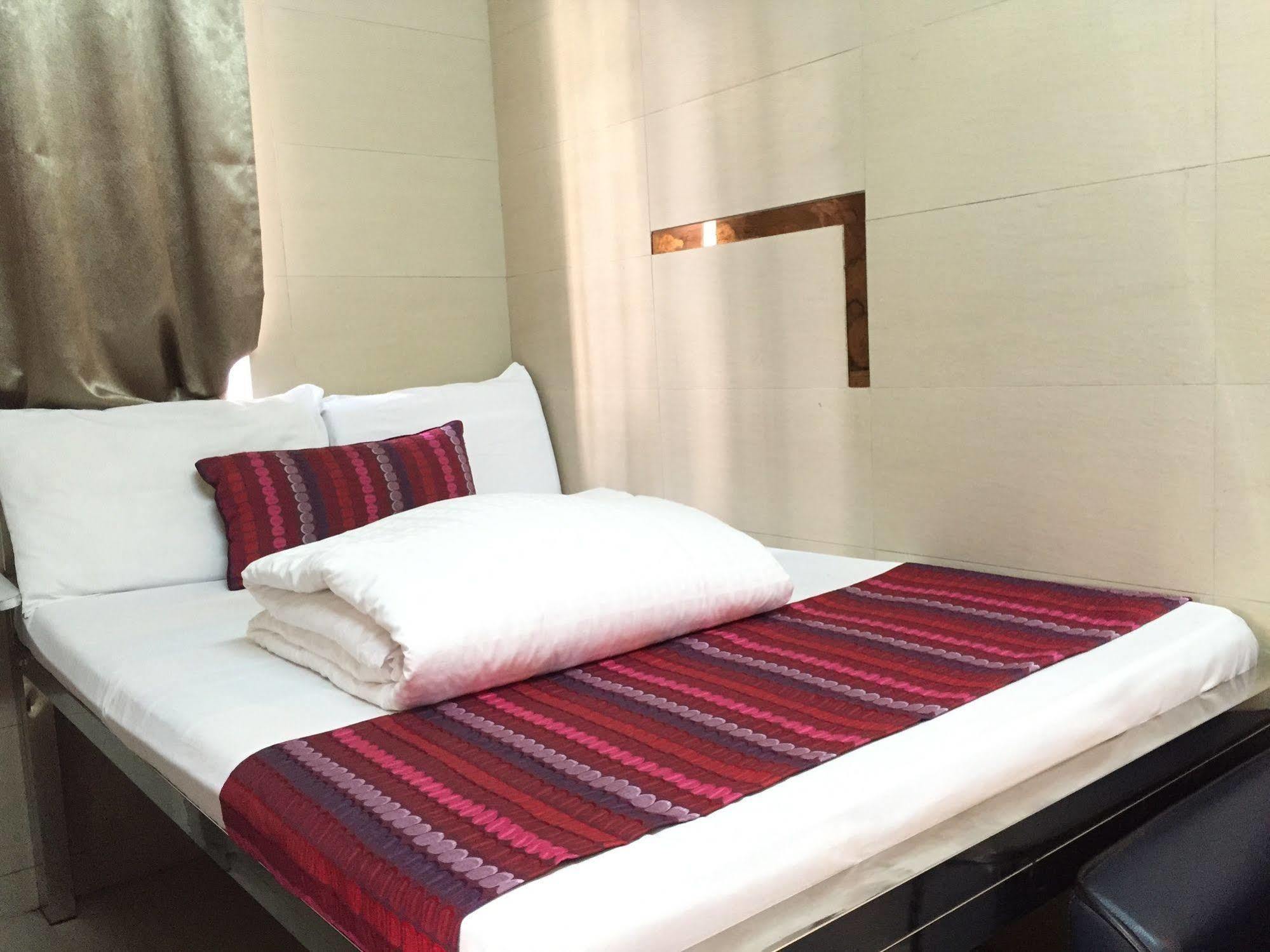Osaka Hostel Гонконг Экстерьер фото