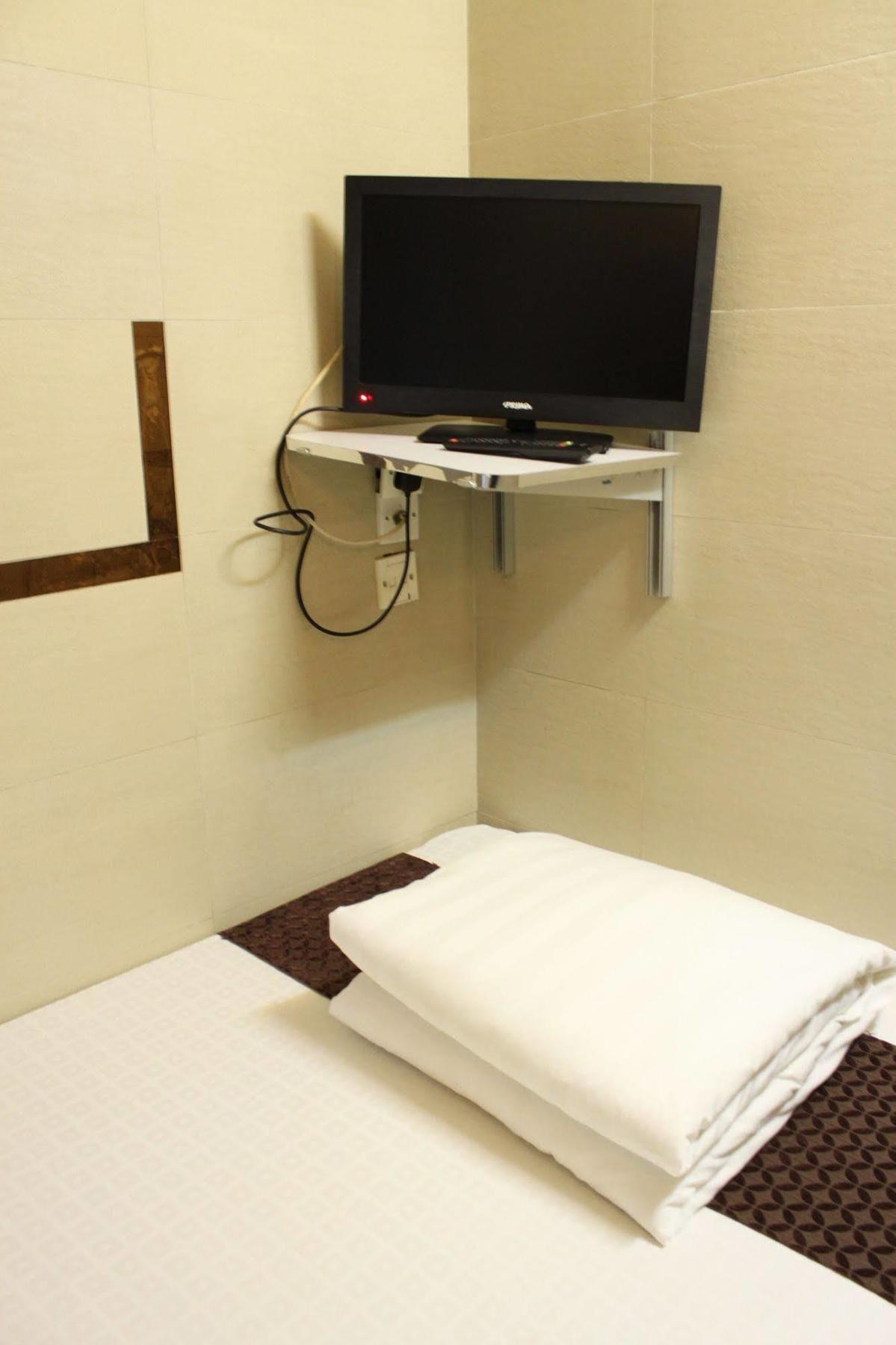 Osaka Hostel Гонконг Экстерьер фото