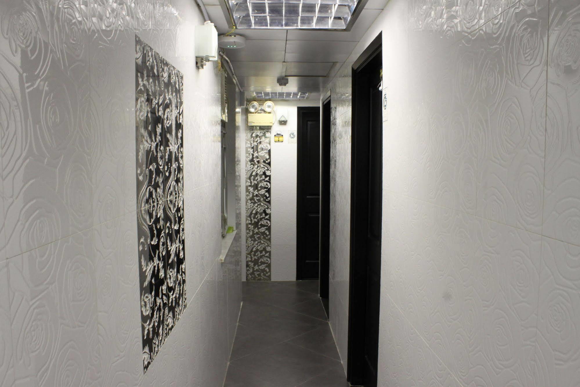 Osaka Hostel Гонконг Экстерьер фото